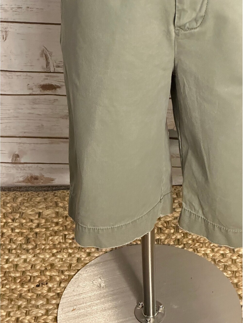 GAP Favorite Chino olive green cotton bermuda shorts Size 16 - Picture 3 of 10